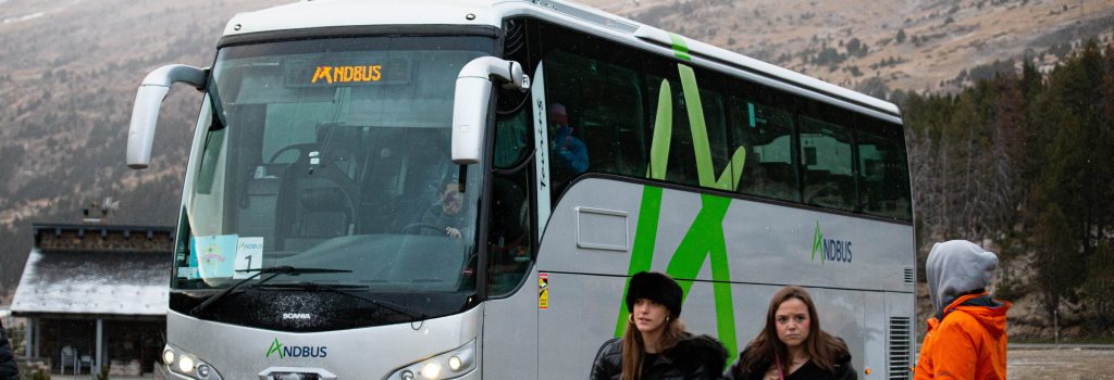 Andbus, transporte oficial del snowrow