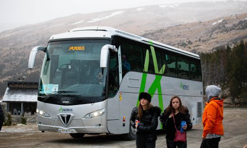 Andbus, transporte oficial del snowrow